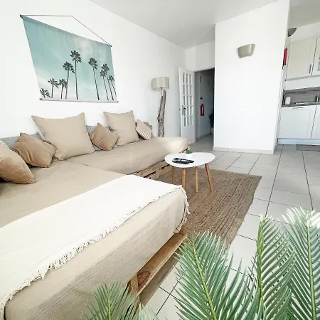 Beachfront Oura - 100m Beach, Seaview, Garage, 300m Strip Appartement Albufeira