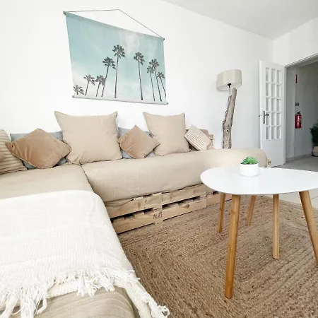 Beachfront Oura - 100m Beach, Seaview, Garage, 300m Strip 阿尔布费拉