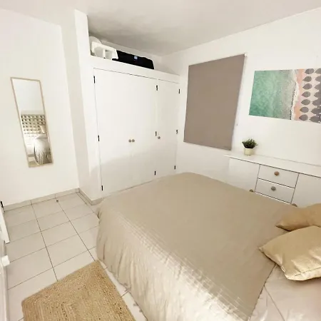 Beachfront Oura - 100m Beach, Seaview, Garage, 300m Strip Apartment *