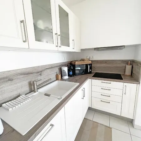 Beachfront Oura - 100m Beach, Seaview, Garage, 300m Strip * 阿尔布费拉