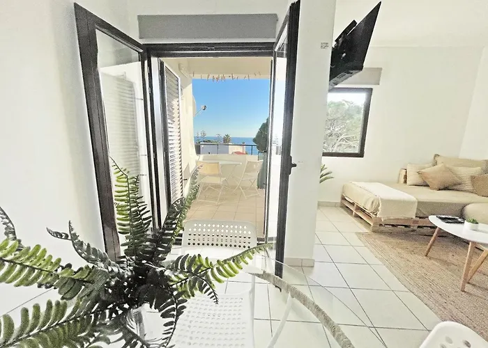Beachfront Oura - 100m Beach, Seaview, Garage, 300m Strip *