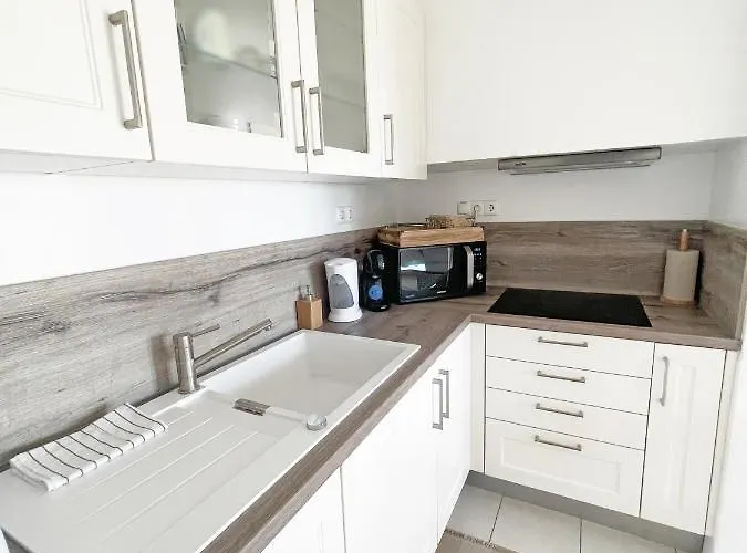 Beachfront Oura - 100m Beach, Seaview, Garage, 300m Strip * Албуфейра