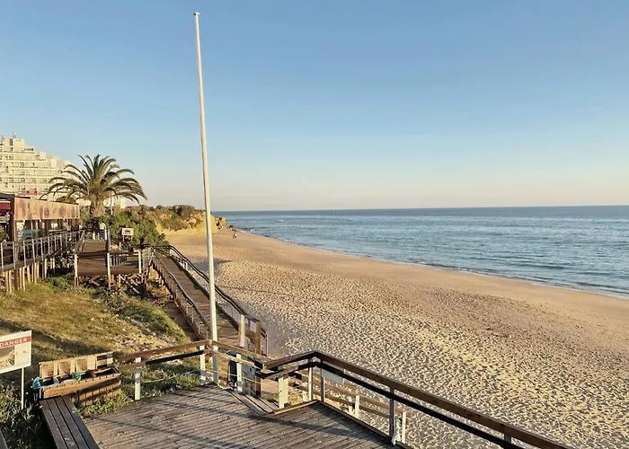 Апартаменты Beachfront Oura - 100m Beach, Seaview, Garage, 300m Strip Албуфейра