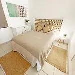 Beachfront Oura - 100m Beach, Seaview, Garage, 300m Strip * 阿尔布费拉