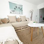 Beachfront Oura - 100m Beach, Seaview, Garage, 300m Strip 阿尔布费拉