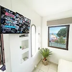 Beachfront Oura - 100m Beach, Seaview, Garage, 300m Strip * 阿尔布费拉