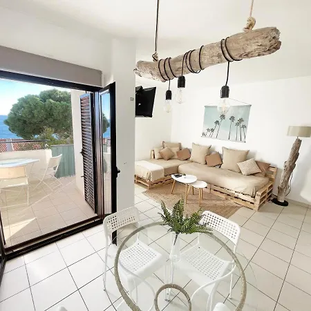 Beachfront Oura - 100m Beach, Seaview, Garage, 300m Strip * Албуфейра