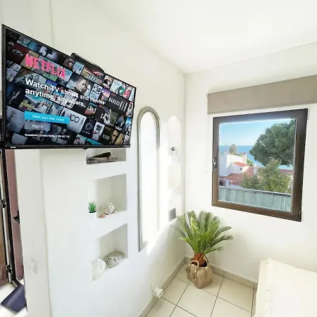 Beachfront Oura - 100m Beach, Seaview, Garage, 300m Strip * Албуфейра